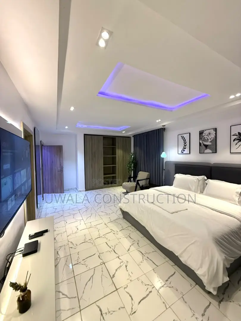 Classic 2-Bedroom Apartment in Guzape District