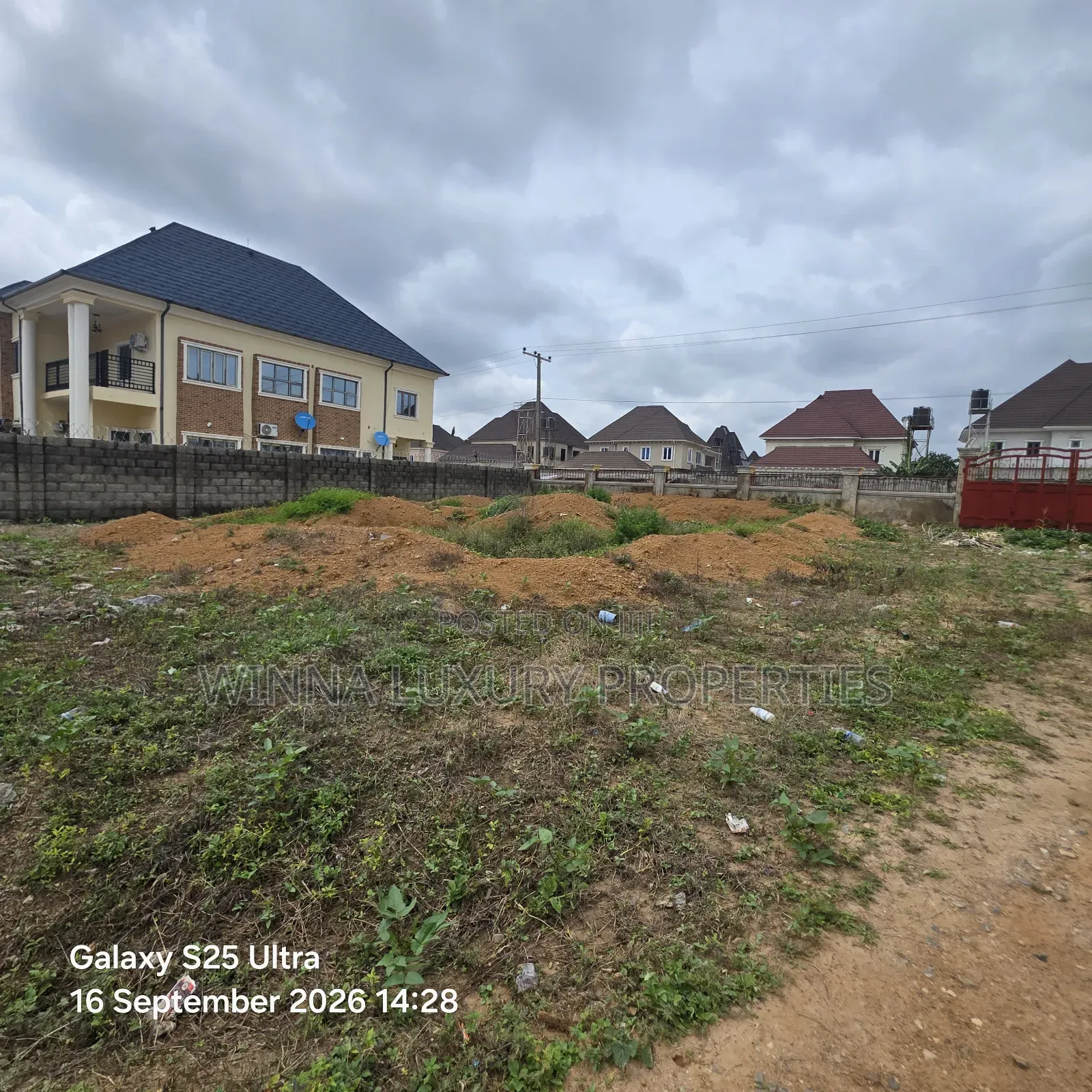 500sqm of Land in Lugbe District