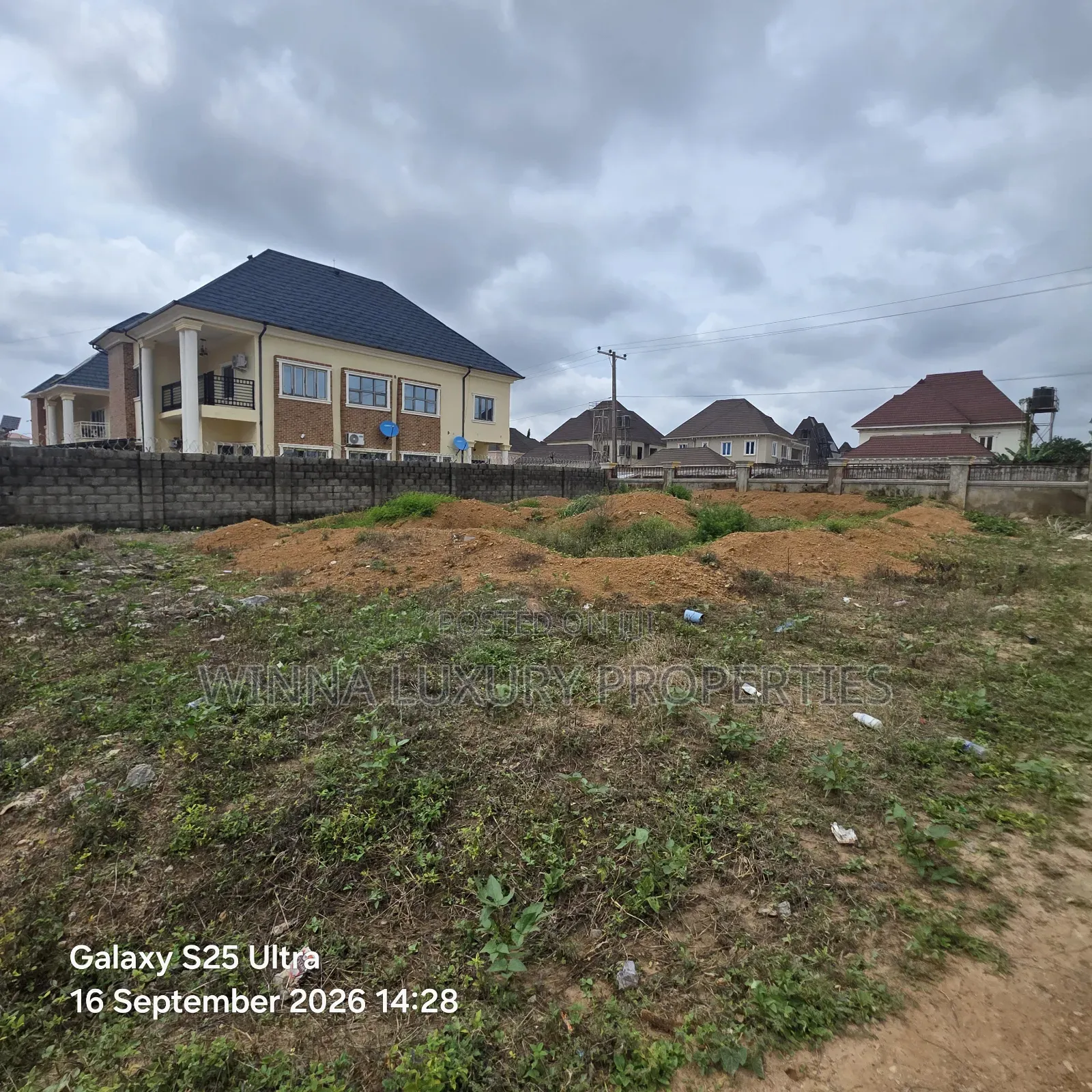 500sqm of Land in Lugbe District