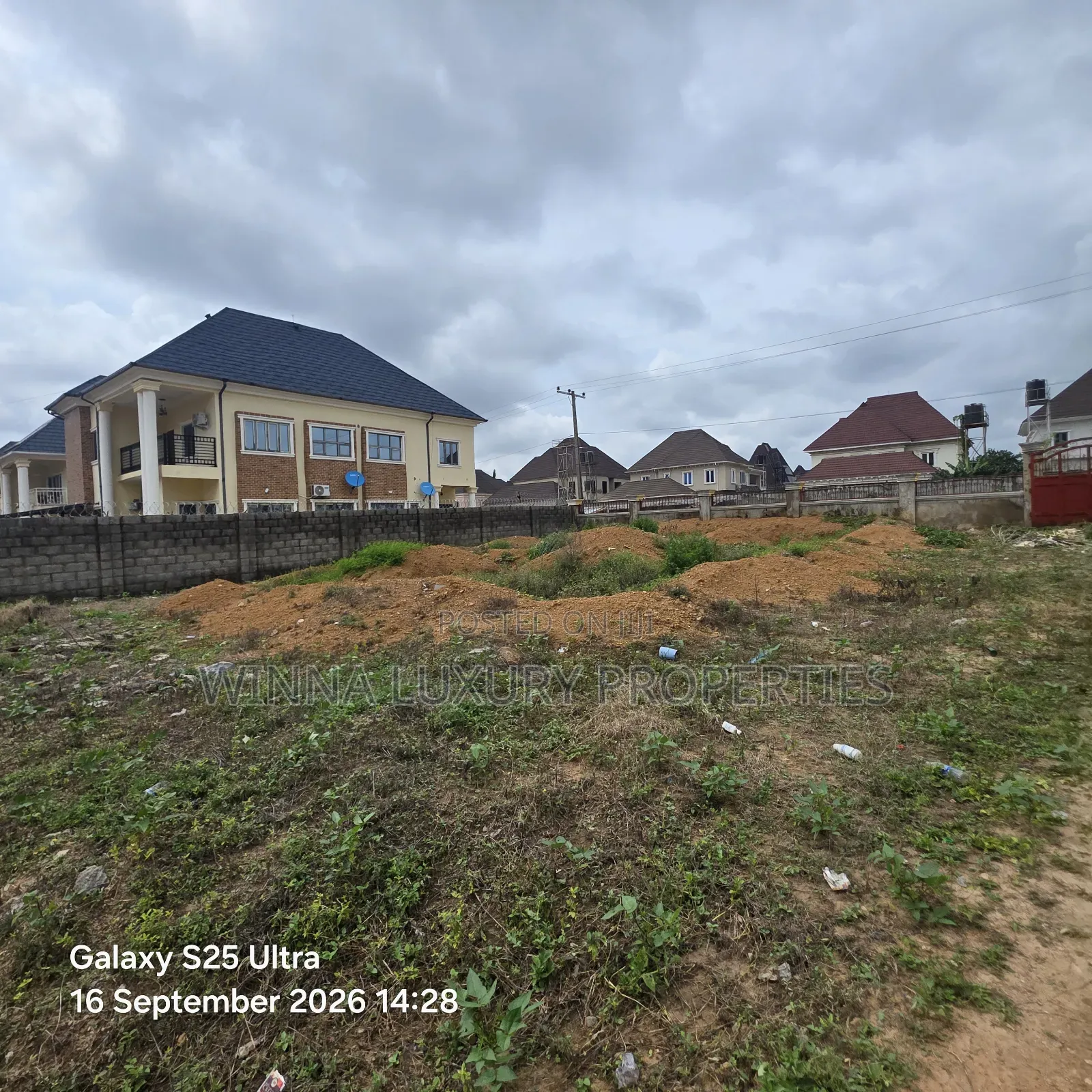 500sqm of Land in Lugbe District