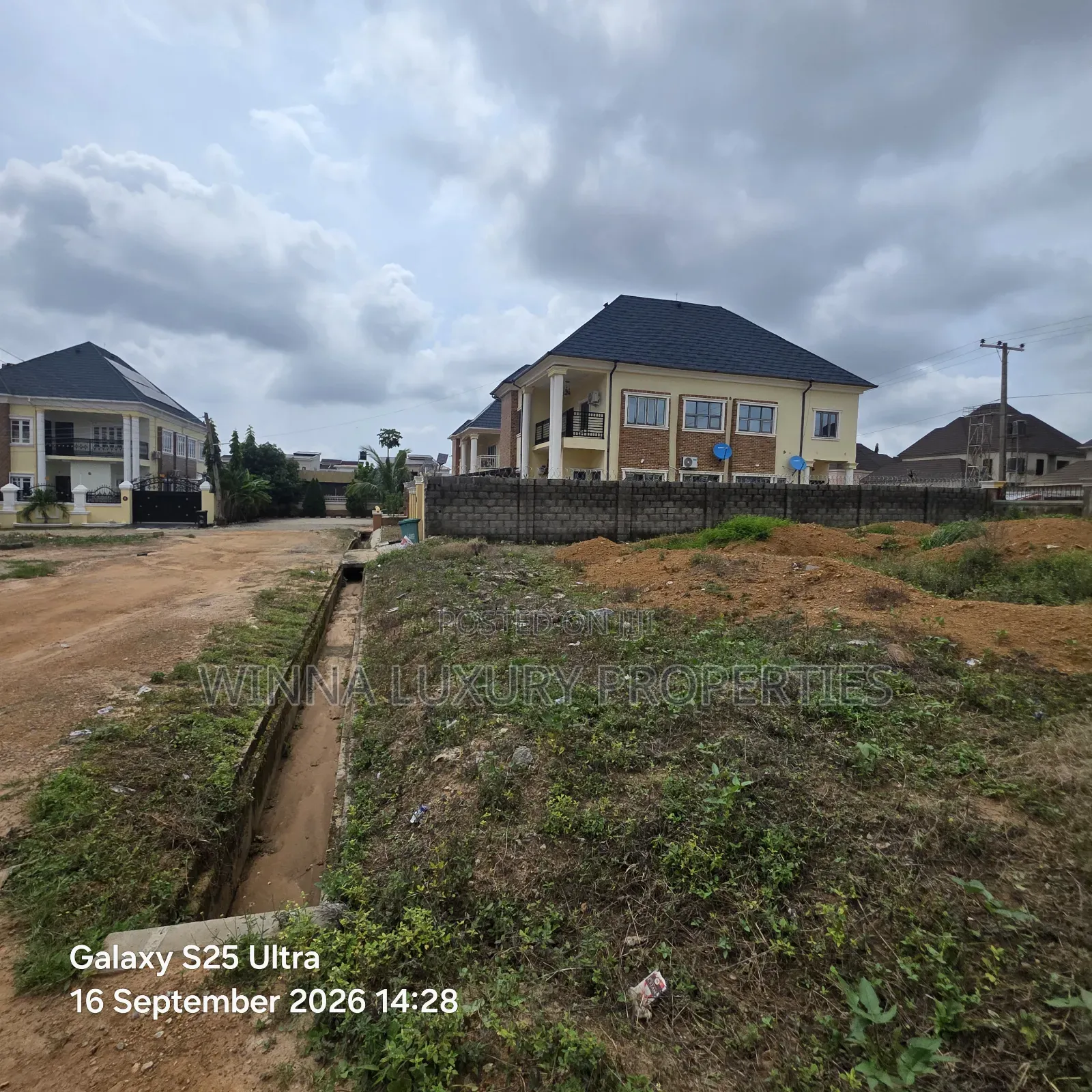 500sqm of Land in Lugbe District