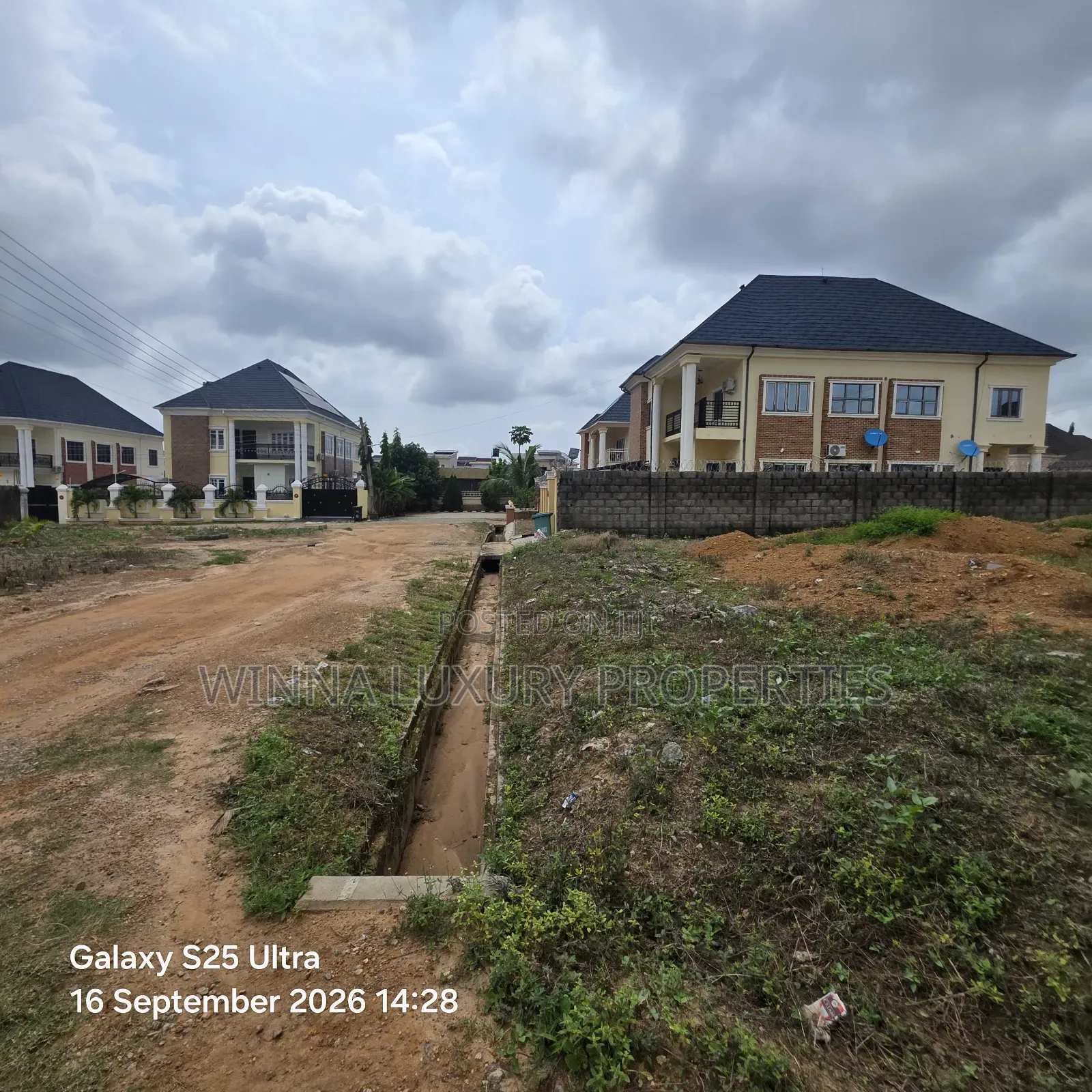 500sqm of Land in Lugbe District
