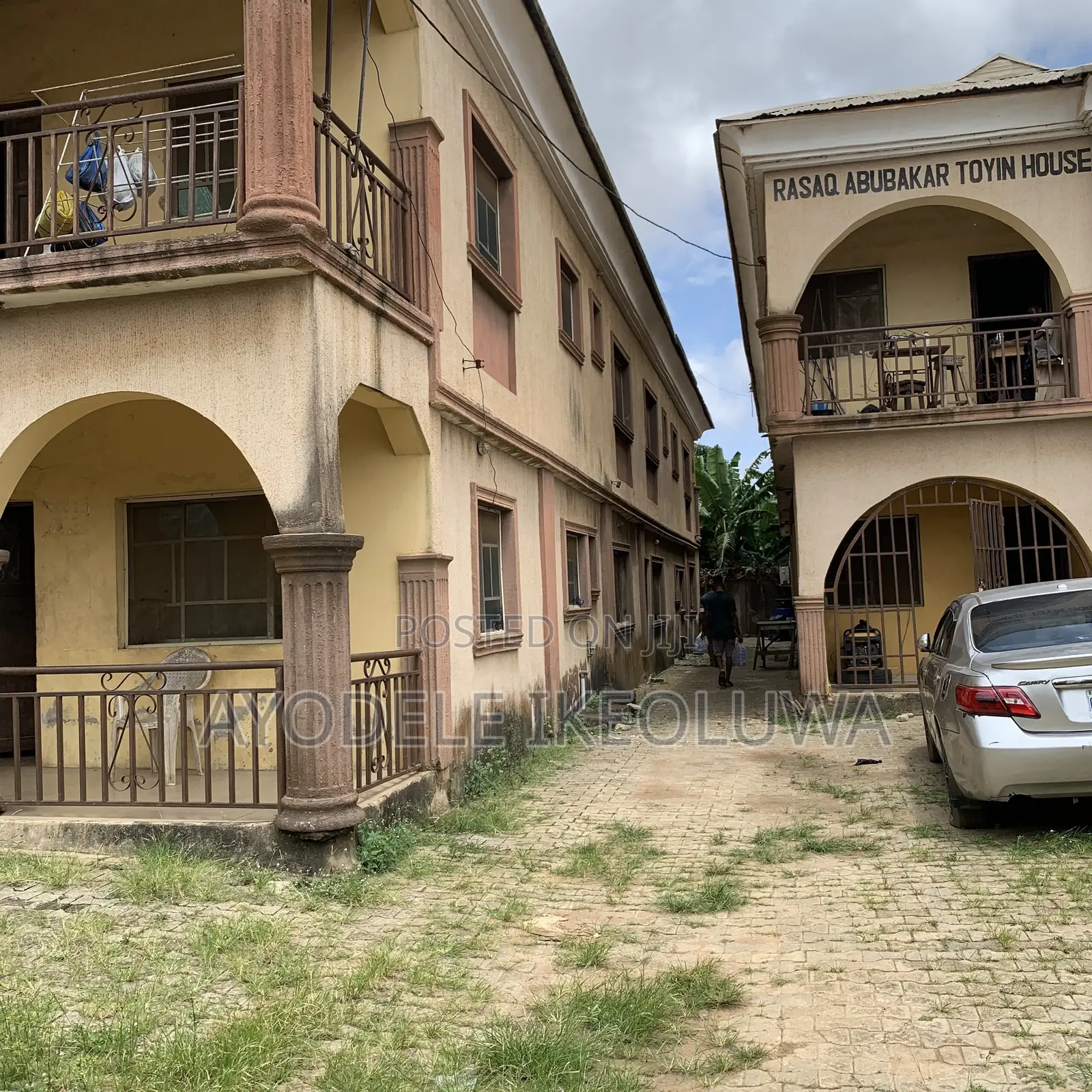 2bdrm Block of Flats in Akesan for sale in Akesan