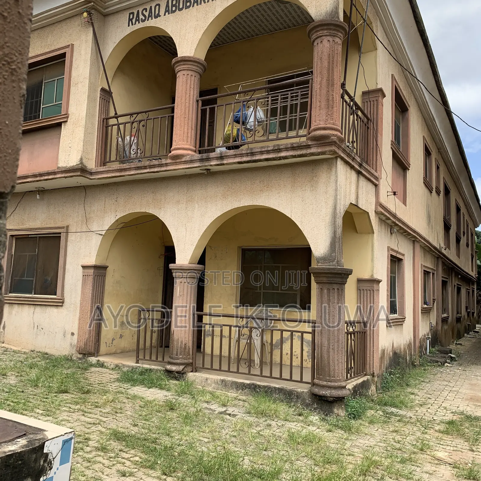 2bdrm Block of Flats in Akesan for sale in Akesan