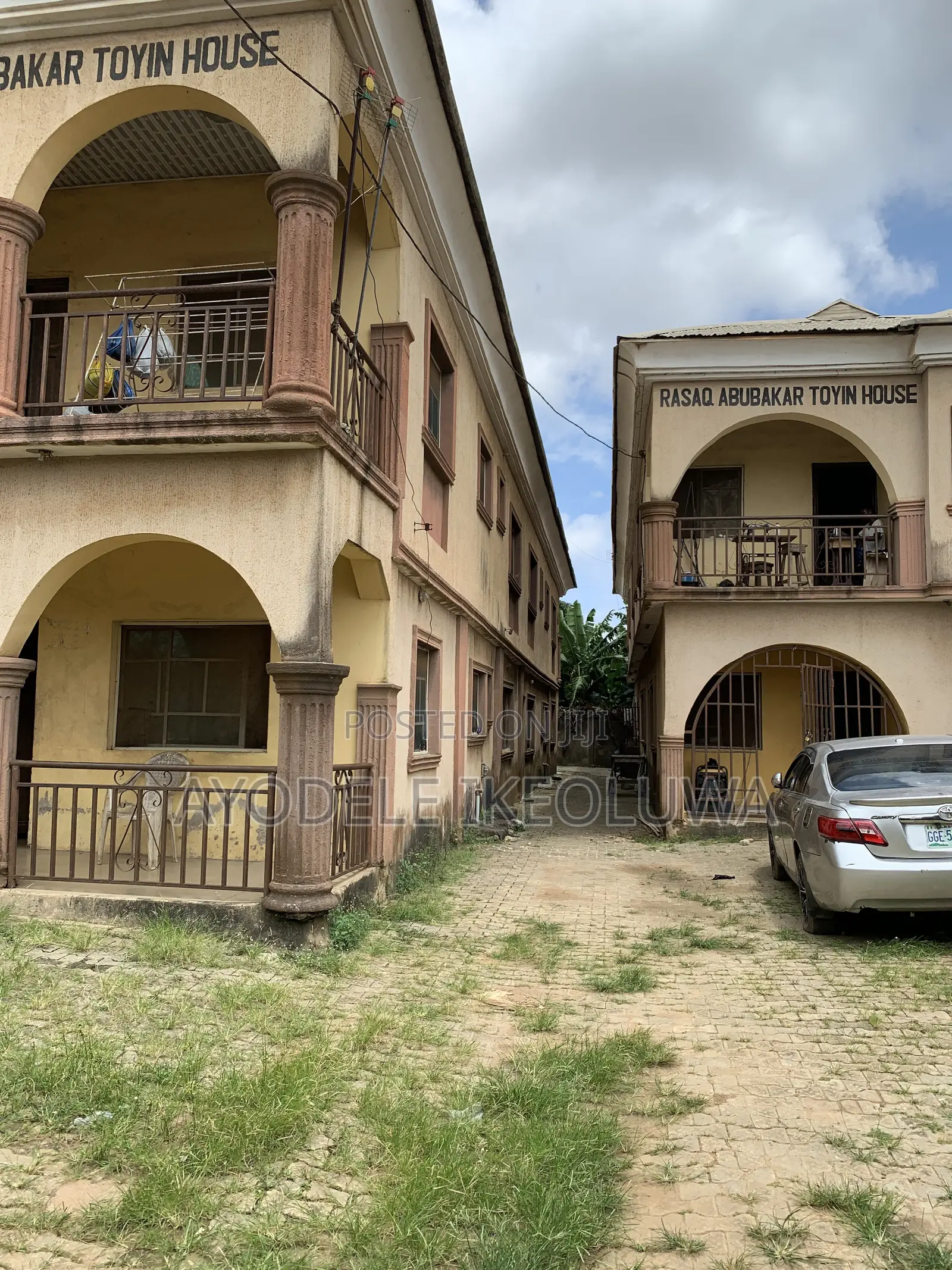 2bdrm Block of Flats in Akesan for sale in Akesan