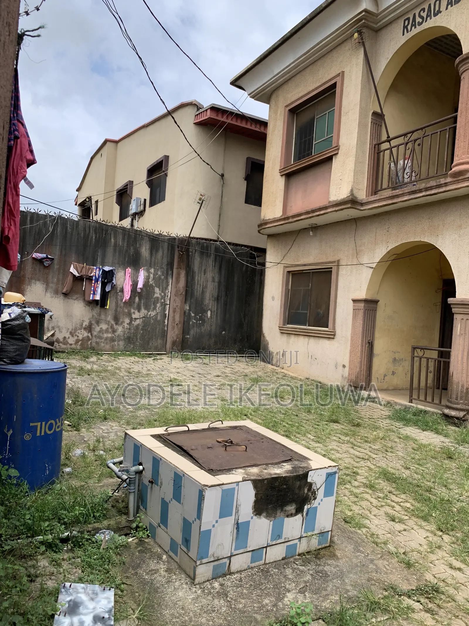 2bdrm Block of Flats in Akesan for sale in Akesan
