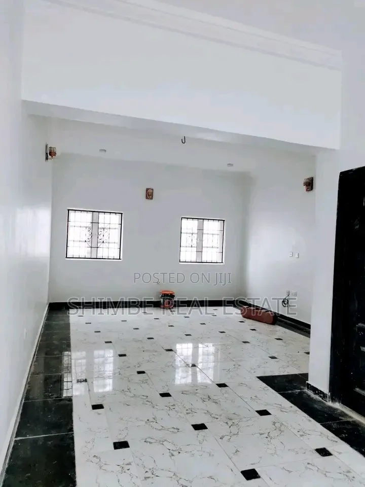 2bdrm Block of Flats in Shelter Afrique, Uyo for rent in Uyo