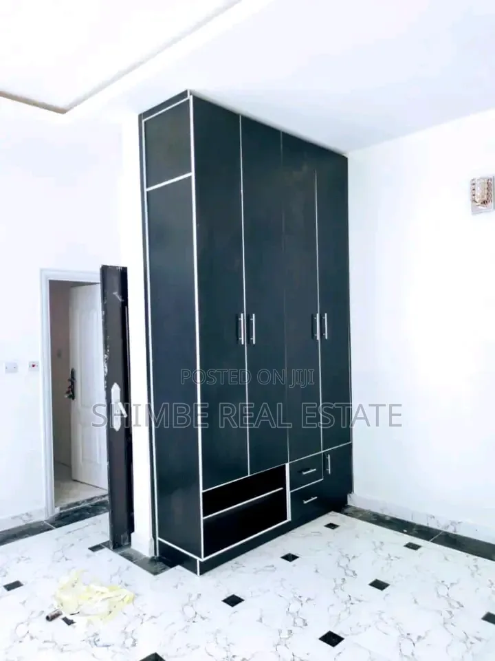 2bdrm Block of Flats in Shelter Afrique, Uyo for rent in Uyo
