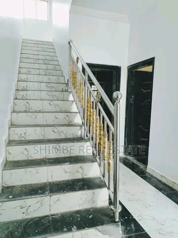 2bdrm Block of Flats in Shelter Afrique, Uyo for rent in Uyo