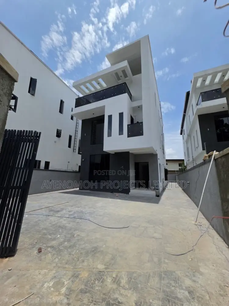 5bdrm Duplex in Ikeja for sale in Ikeja