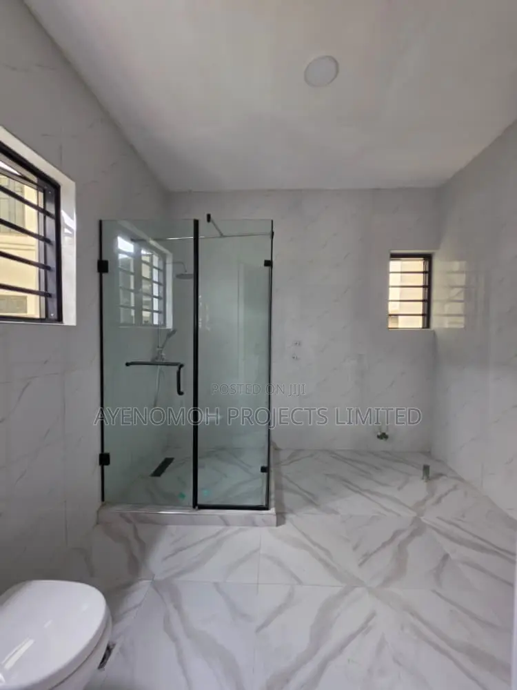 5bdrm Duplex in Ikeja for sale in Ikeja