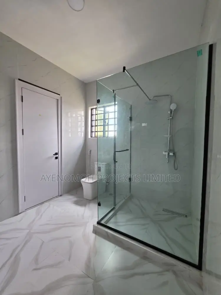 5bdrm Duplex in Ikeja for sale in Ikeja