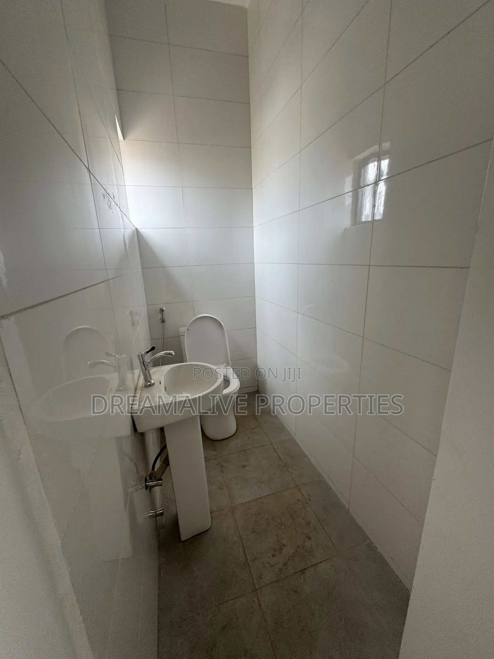 150SQM Office Space in Dawaki