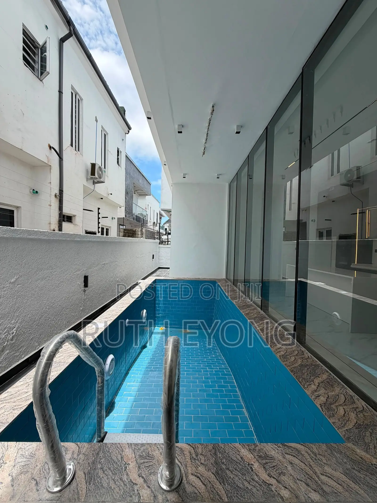 5bdrm Duplex in Orchid Lekki Lagos for sale in Lekki Phase 1