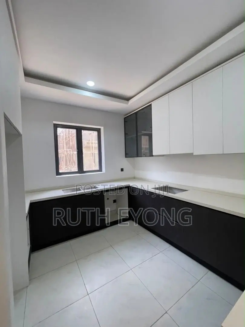 4bdrm Duplex in Lekkid Phase 1 Lagos for sale in Lekki Phase 1