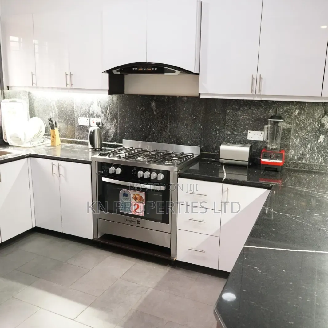 Furnished 4bdrm Apartment in Kado for rent in Kado