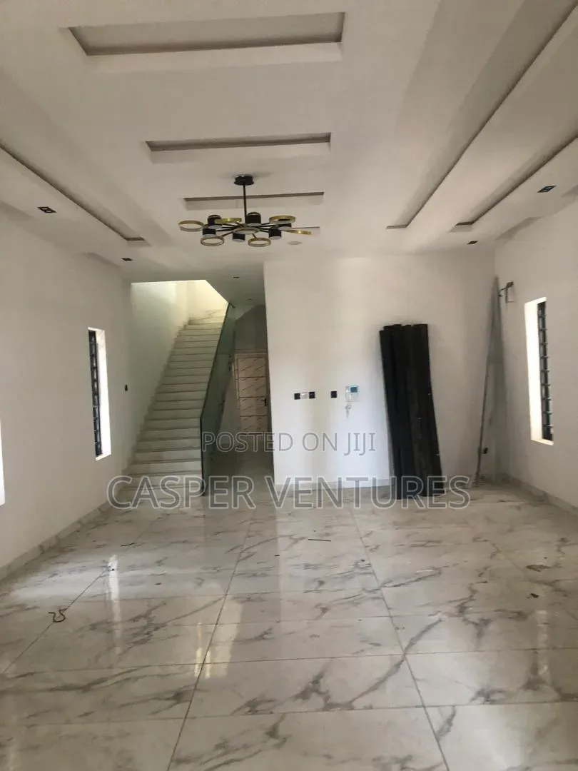 5bdrm Duplex in Osapa London for sale in Osapa london