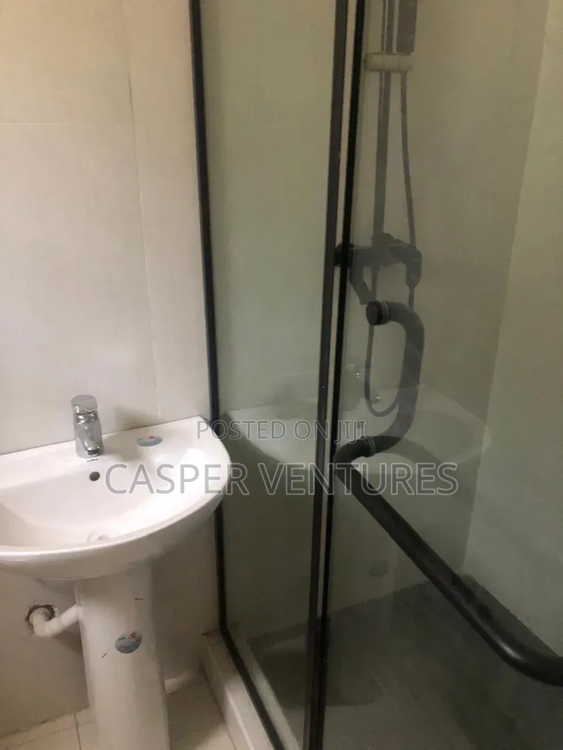 5bdrm Duplex in Osapa London for sale in Osapa london