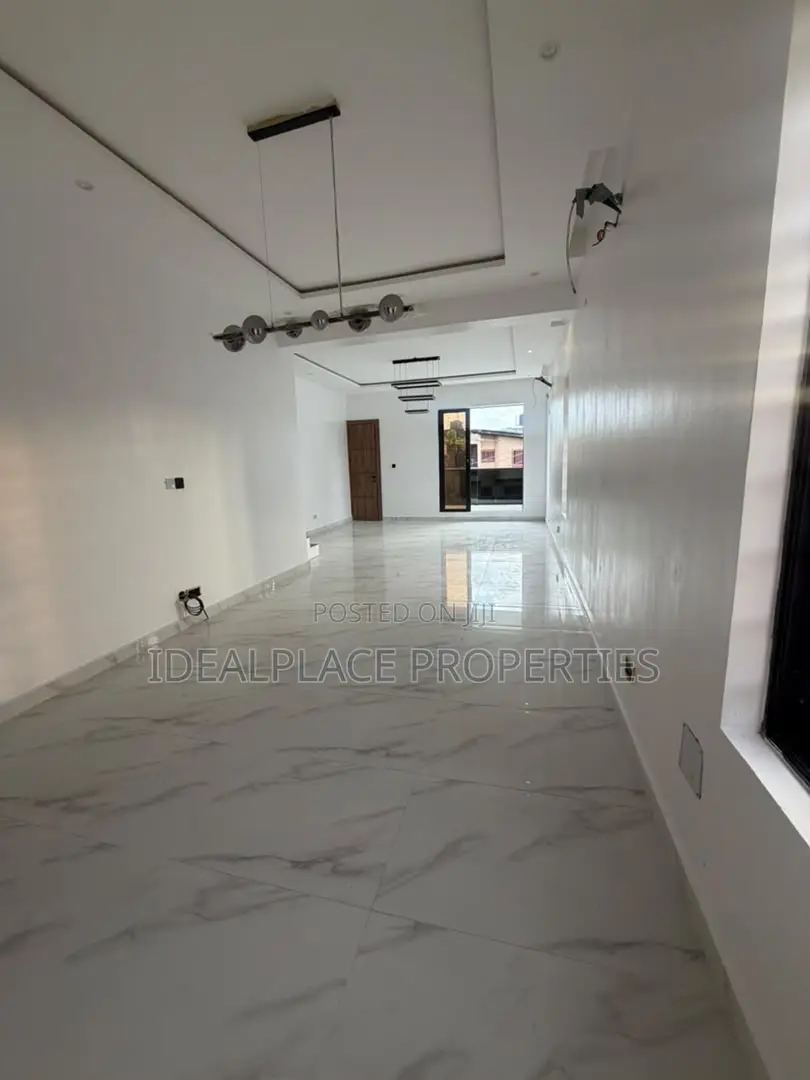 4bdrm Duplex in Adeniyi Jones for sale in Adeniyi Jones
