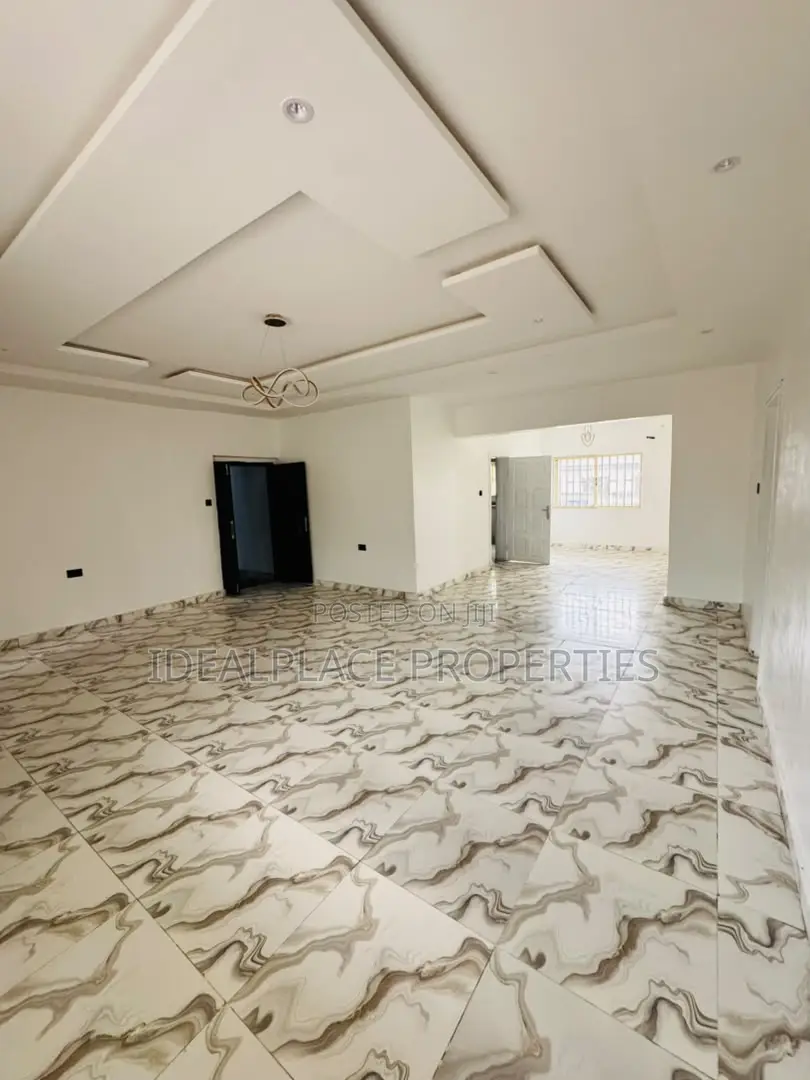 3bdrm Apartment in Ogba for sale in Ogba