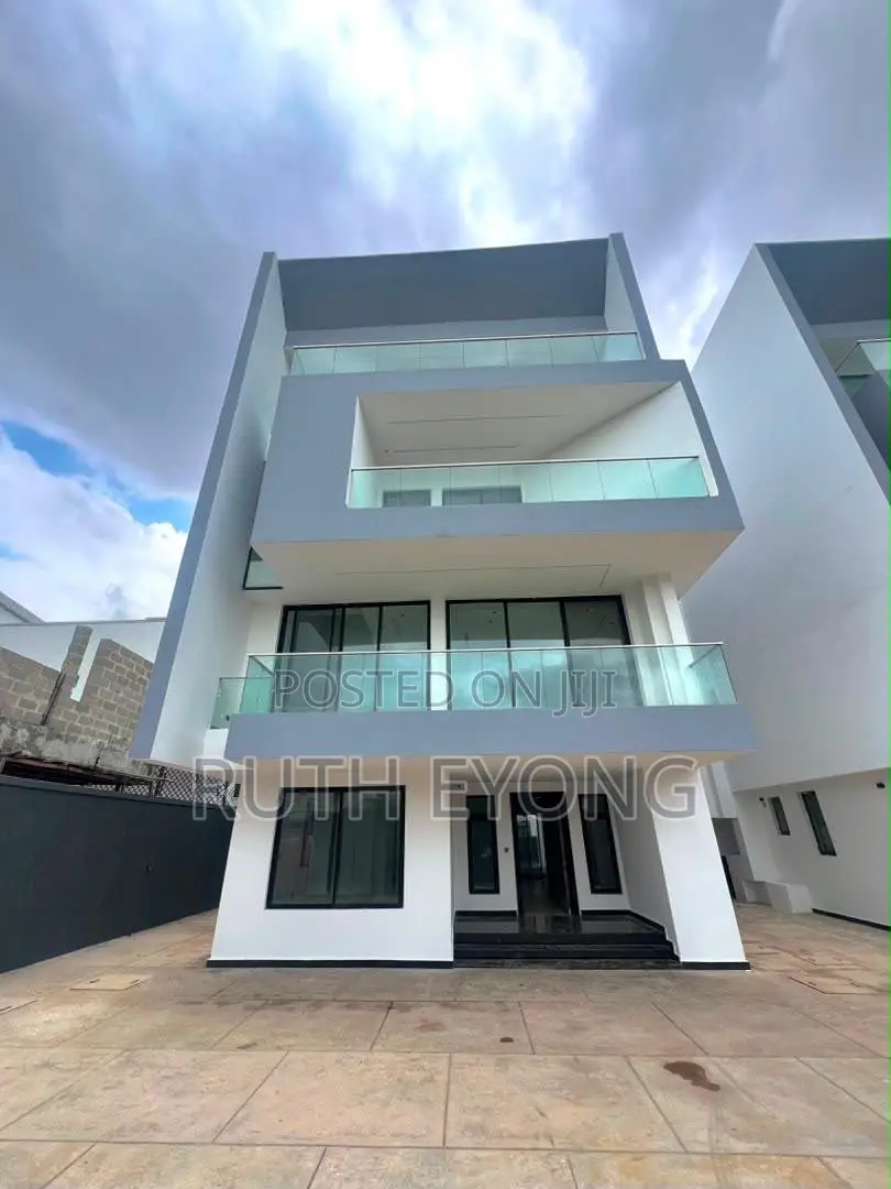 5bdrm Duplex in Banana Island for sale in Banana Island