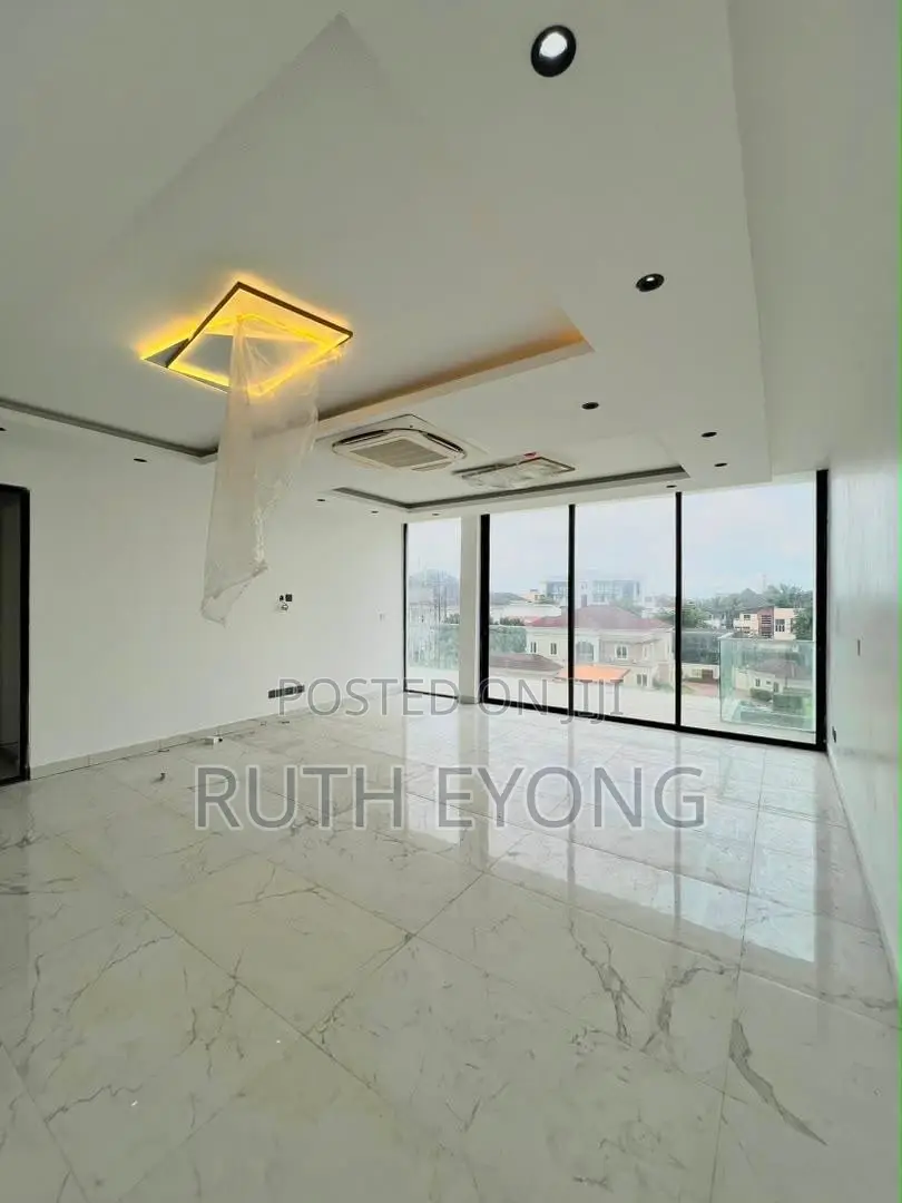 5bdrm Duplex in Banana Island for sale in Banana Island