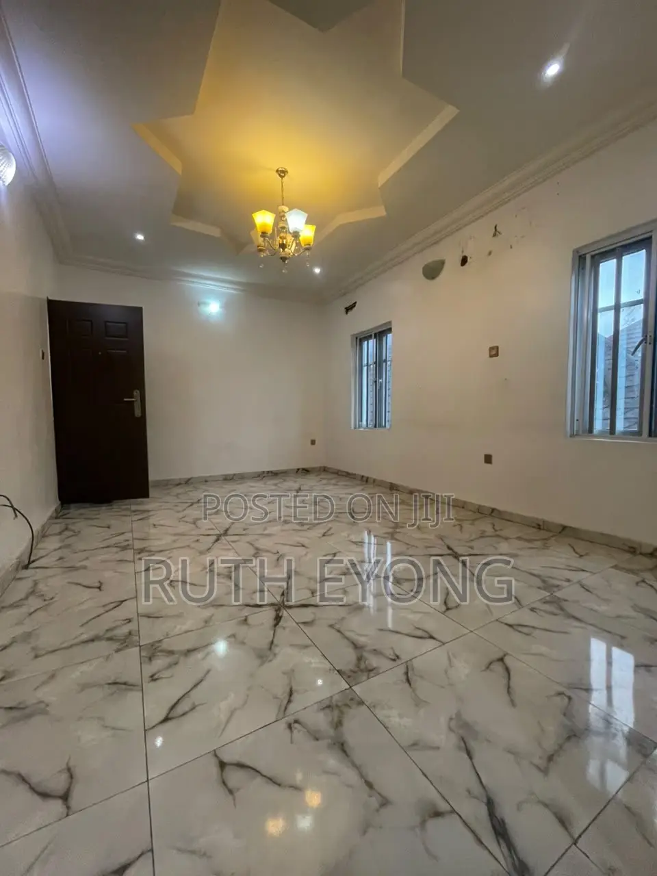 1bdrm Apartment in 𝗢𝗳𝗳 𝗙𝗿𝗲𝗲𝗱𝗼𝗺 𝗪𝗮𝘆,, Lekki Phase 1 for rent in Lekki Phase 1
