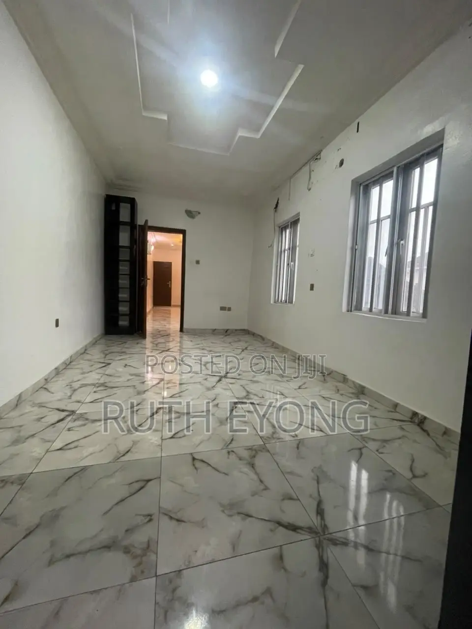 1bdrm Apartment in 𝗢𝗳𝗳 𝗙𝗿𝗲𝗲𝗱𝗼𝗺 𝗪𝗮𝘆,, Lekki Phase 1 for rent in Lekki Phase 1