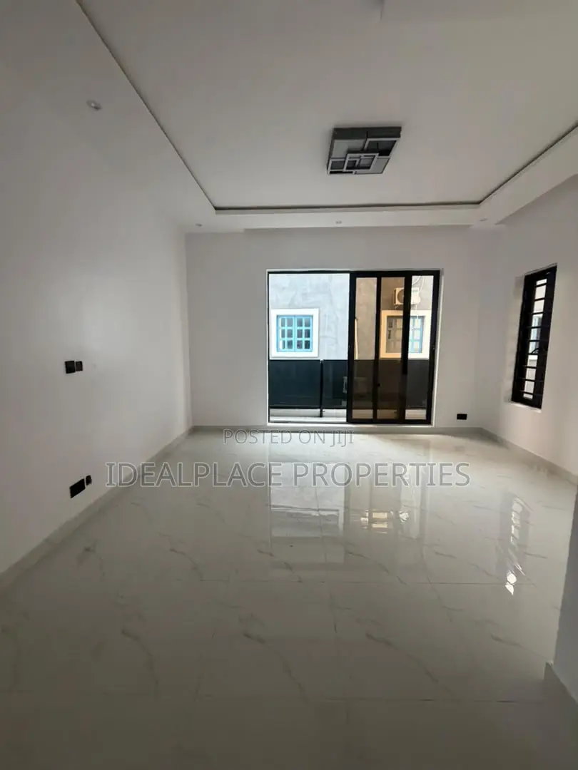 5bdrm Duplex in Adeniyi Jones for sale in Adeniyi Jones