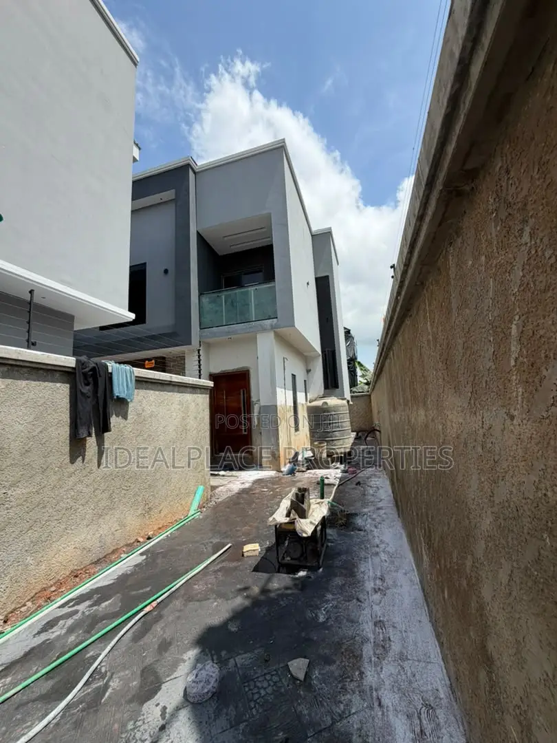 4bdrm Duplex in GRA Phase 1 for sale in GRA Phase 1