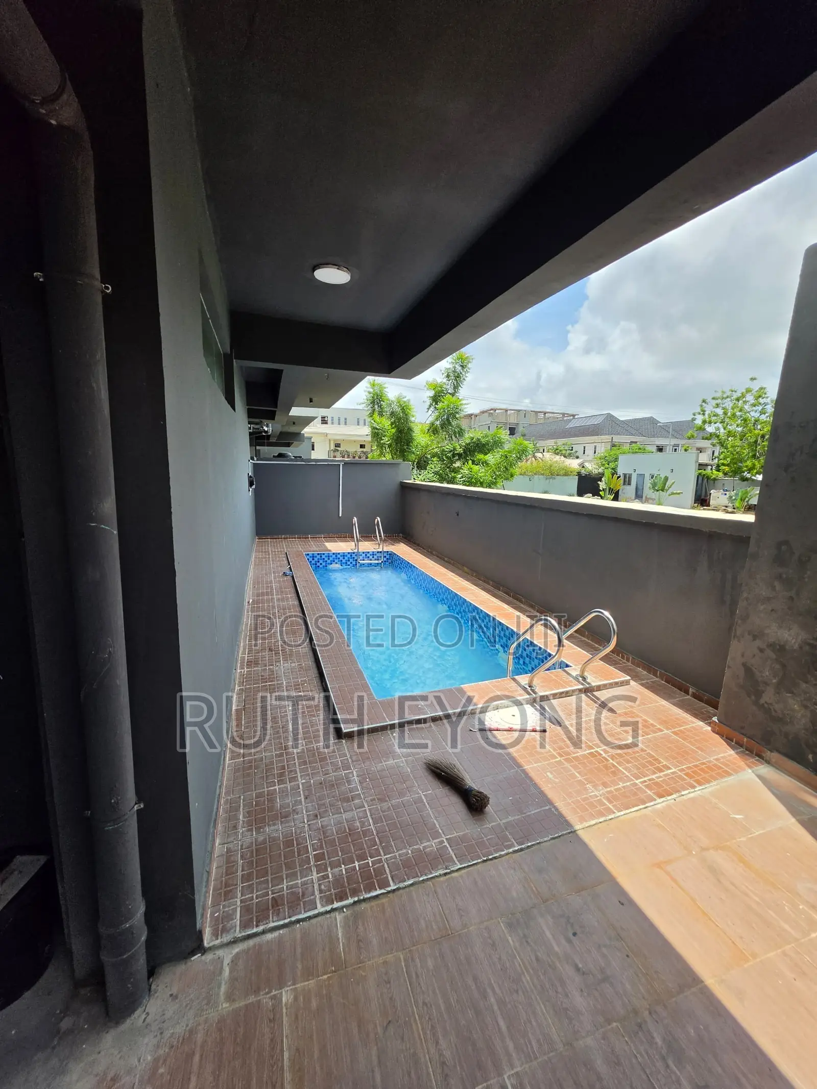 2bdrm Apartment in Lekki Phase 1 Lagos for rent in Lekki Phase 1