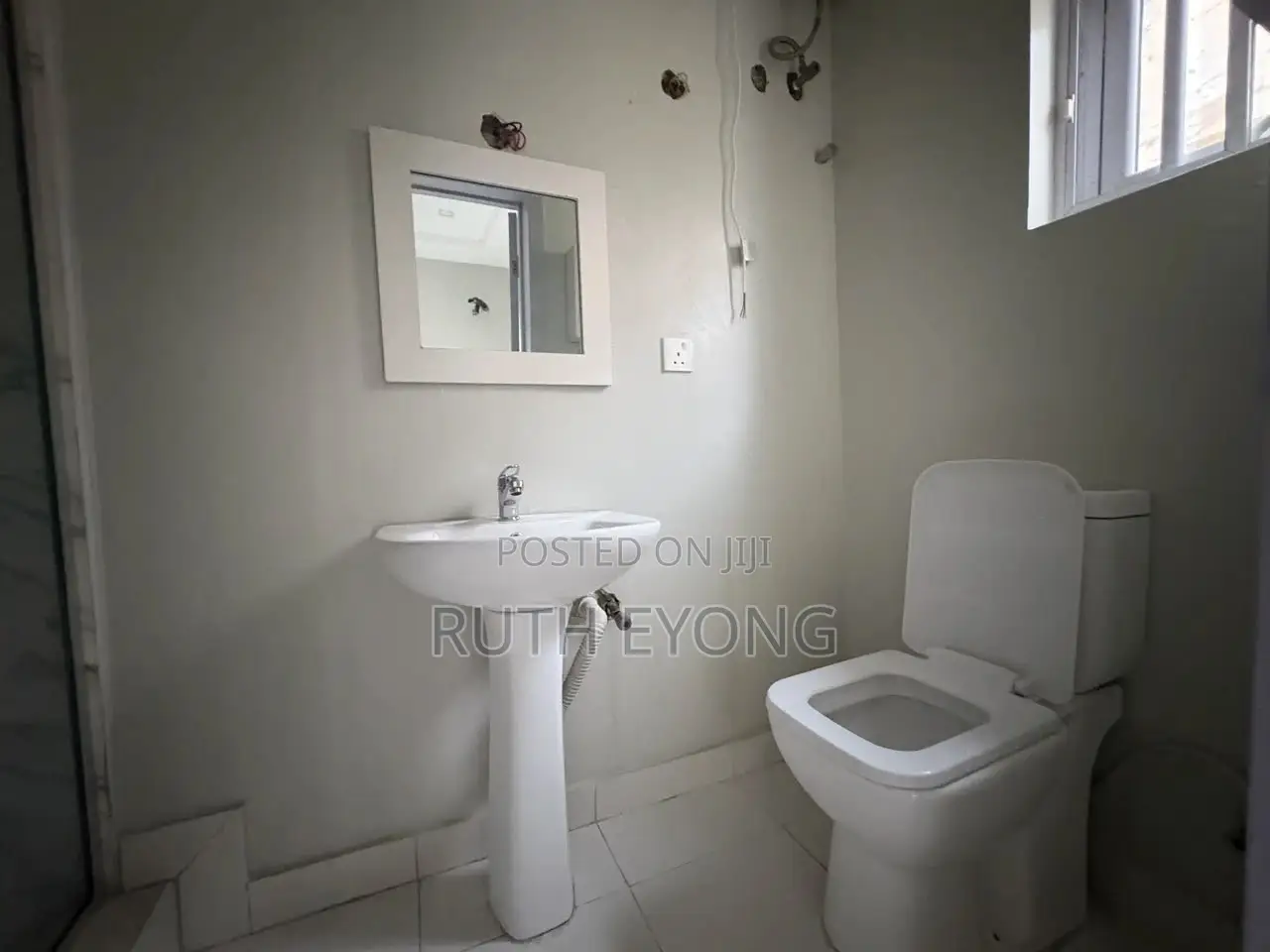 4bdrm House in Lafiaji, Orchid Road, Lekki Phase 1 for rent in Lekki Phase 1