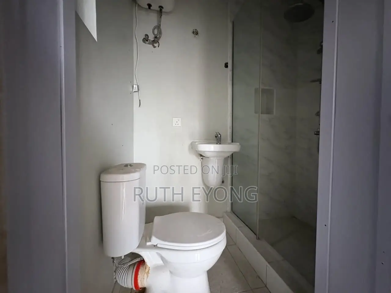 4bdrm House in Lafiaji, Orchid Road, Lekki Phase 1 for rent in Lekki Phase 1