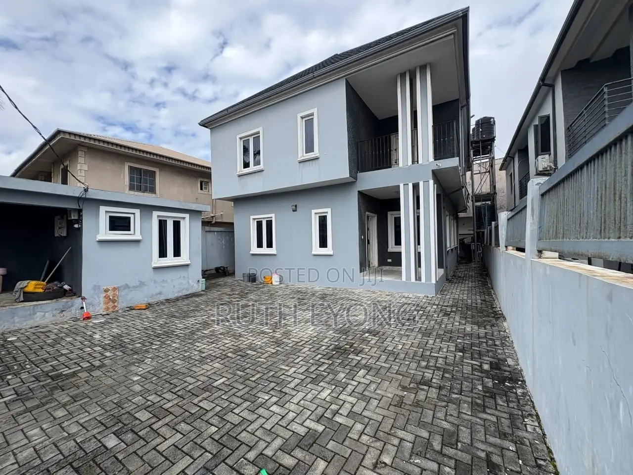 4bdrm House in Lafiaji, Orchid Road, Lekki Phase 1 for rent in Lekki Phase 1