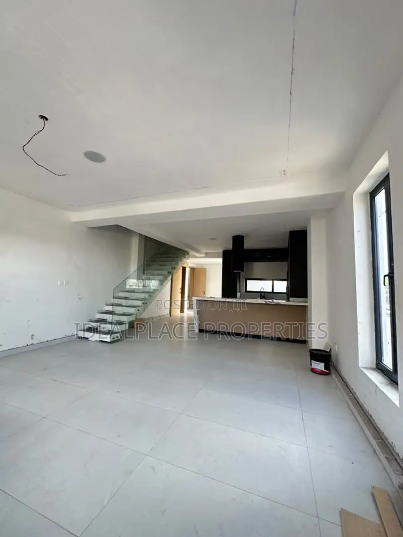2bdrm Maisonette in Lekki Phase 1 for sale in Lekki Phase 1