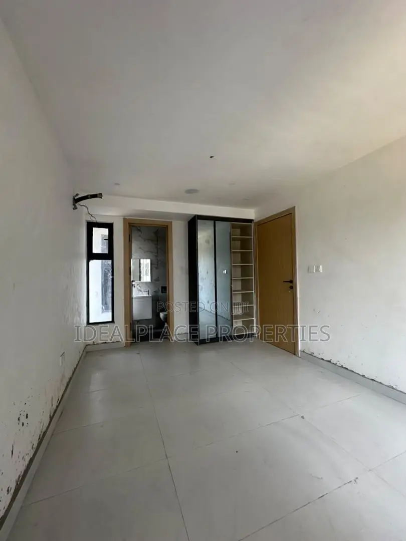 2bdrm Maisonette in Lekki Phase 1 for sale in Lekki Phase 1