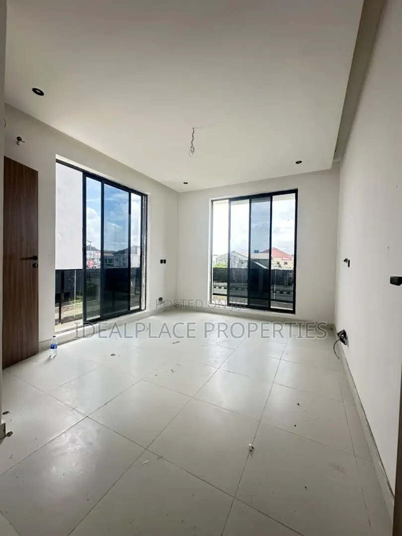 2bdrm Apartment in Lekki Phase 1 for sale in Lekki Phase 1