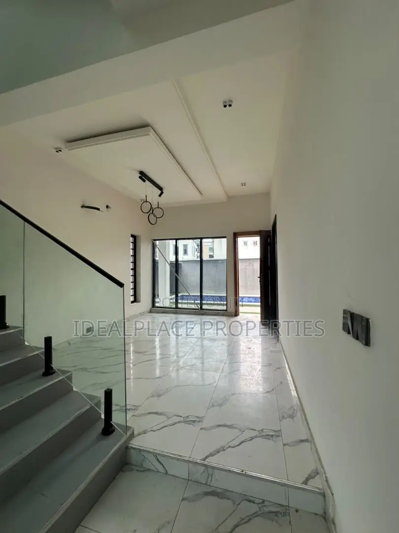5bdrm Duplex in Lekki for sale in Lekki