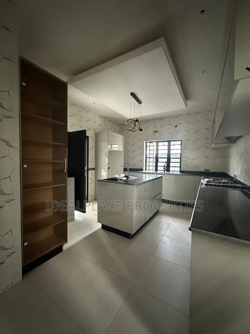 5bdrm Duplex in Lekki for sale in Lekki