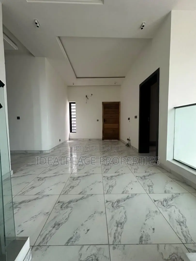 5bdrm Duplex in Lekki for sale in Lekki
