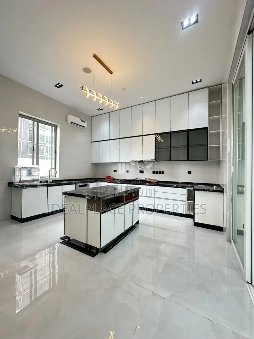 6bdrm Duplex in Banana Island for sale in Banana Island