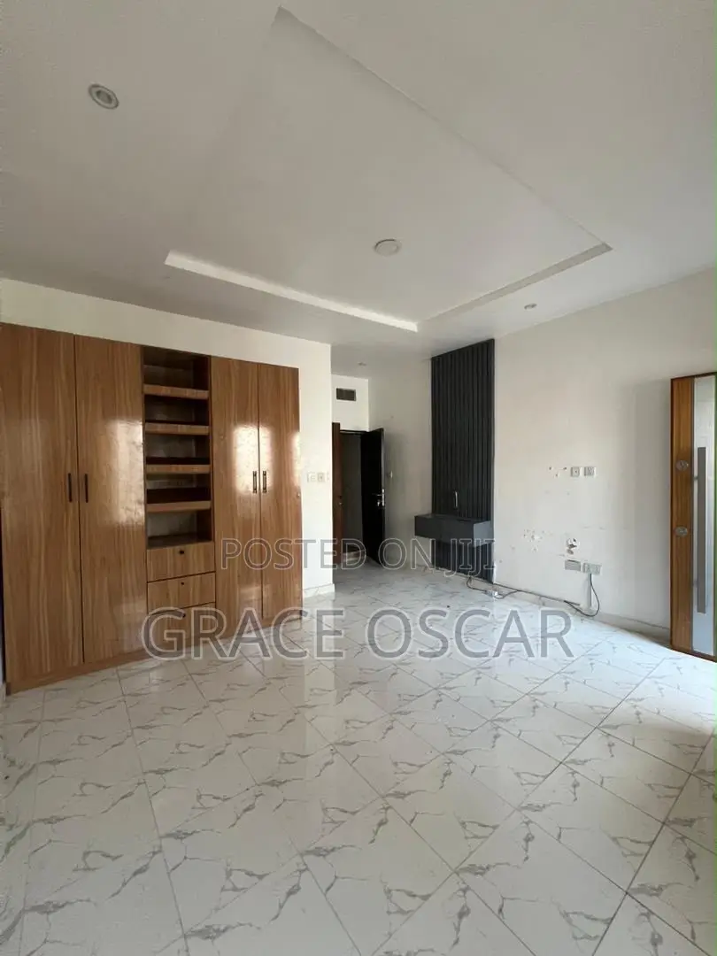 3bdrm Duplex in Ikota for rent in Ikota