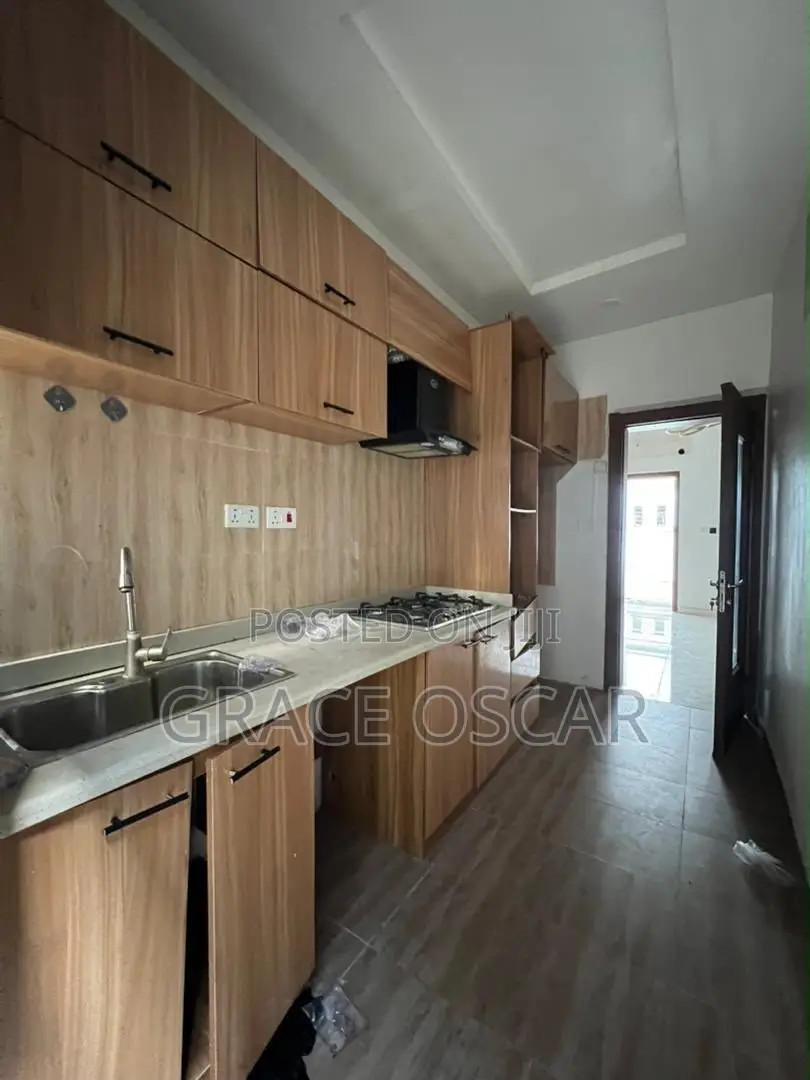3bdrm Duplex in Ikota for rent in Ikota