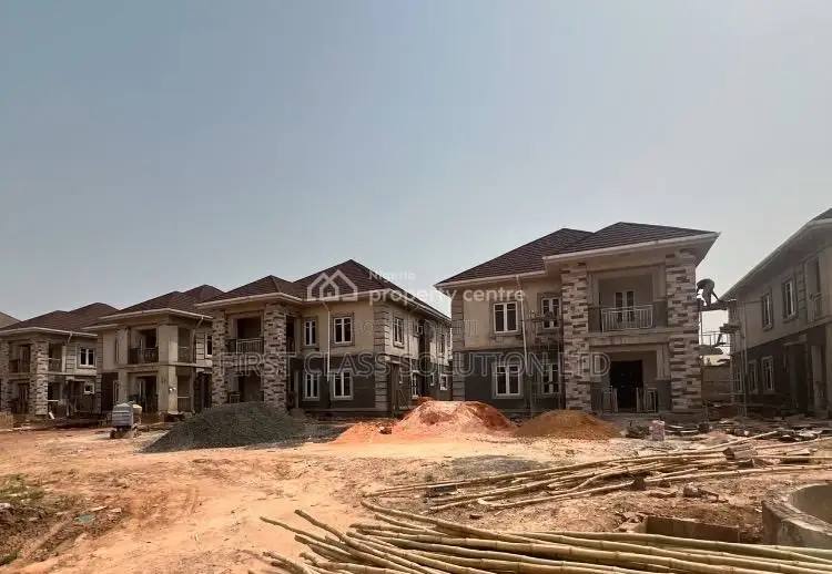 4bdrm Duplex in Enugu State for sale in Enugu State