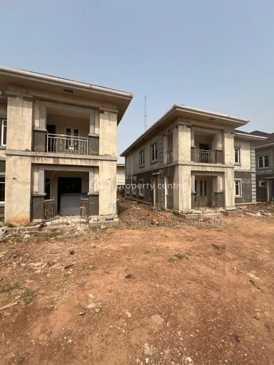 4bdrm Duplex in Enugu State for sale in Enugu State