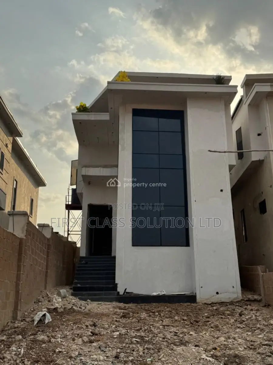 5bdrm Duplex in Enugu State for sale in Enugu State