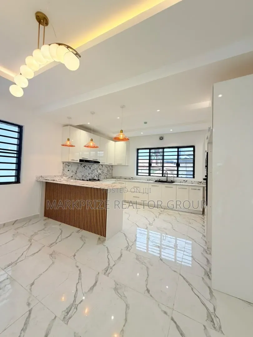 4bdrm Duplex in Ikeja Gra Lagos for rent in Ikeja GRA