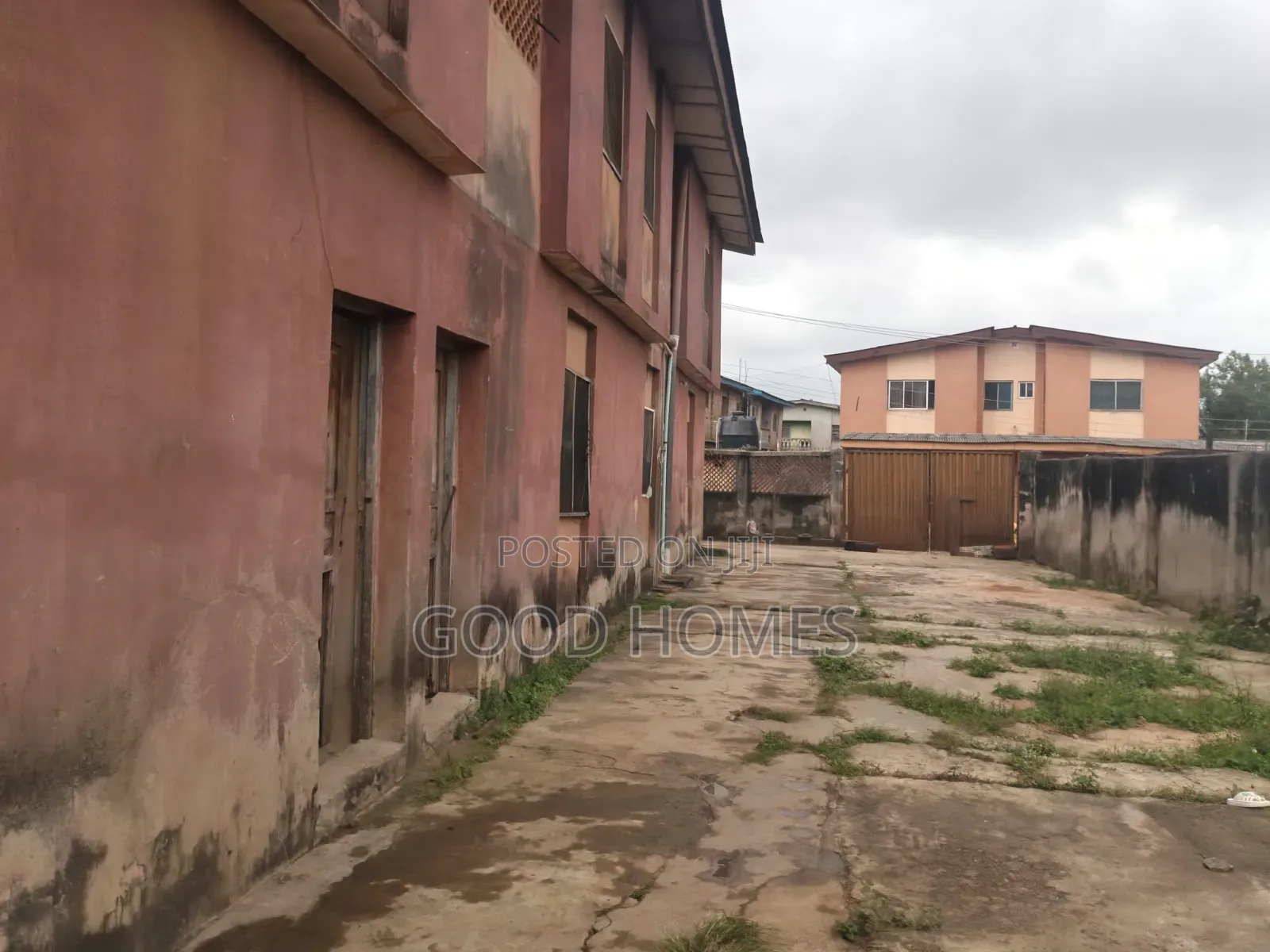 20bdrm Block of Flats in Delamo, Alakuko for sale in Alakuko