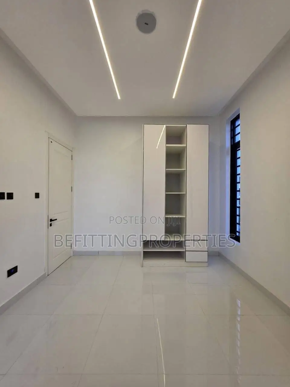 5bdrm Duplex in Chevron for sale in Chevron