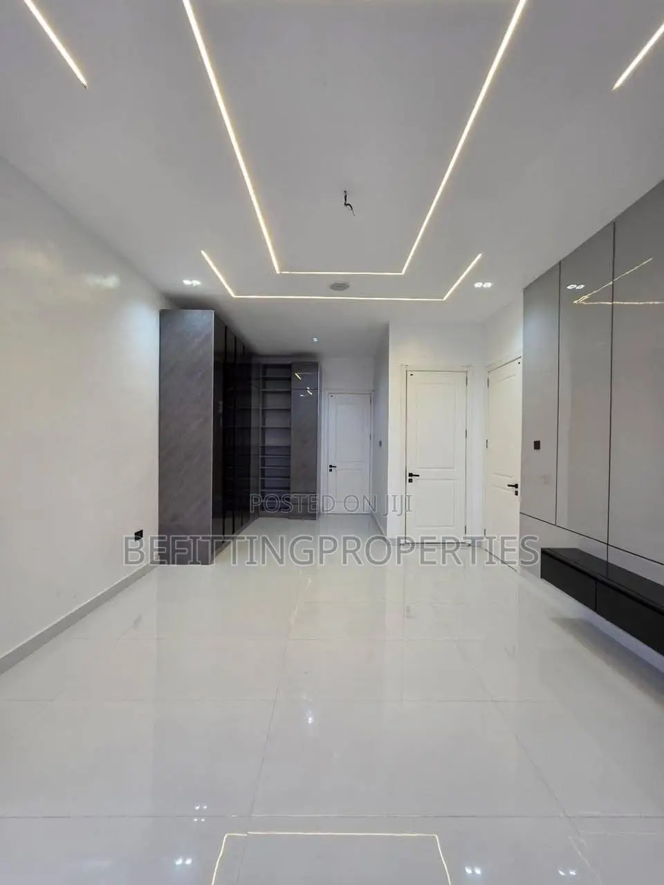 5bdrm Duplex in Chevron for sale in Chevron